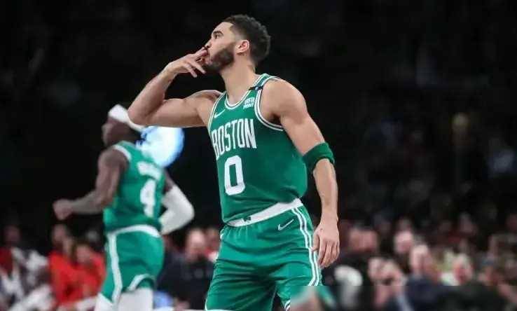 开云移动端-关于德国队前途光明！，塔图姆新星重返赛场表现突出赛场气氛高涨的信息