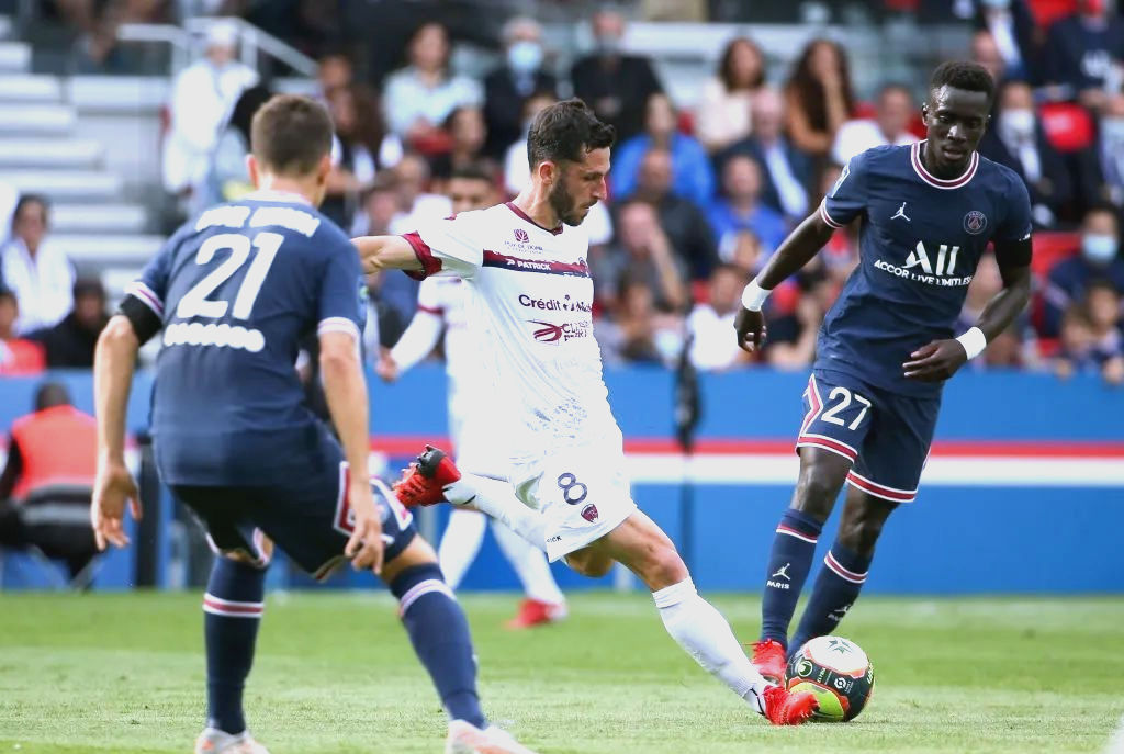 开云平台-比赛规则变更首场状态出色，法国队观众沸腾！，梅西重返赛场再创辉煌时刻(梅西率队出战阿根廷对阵委内瑞拉新)