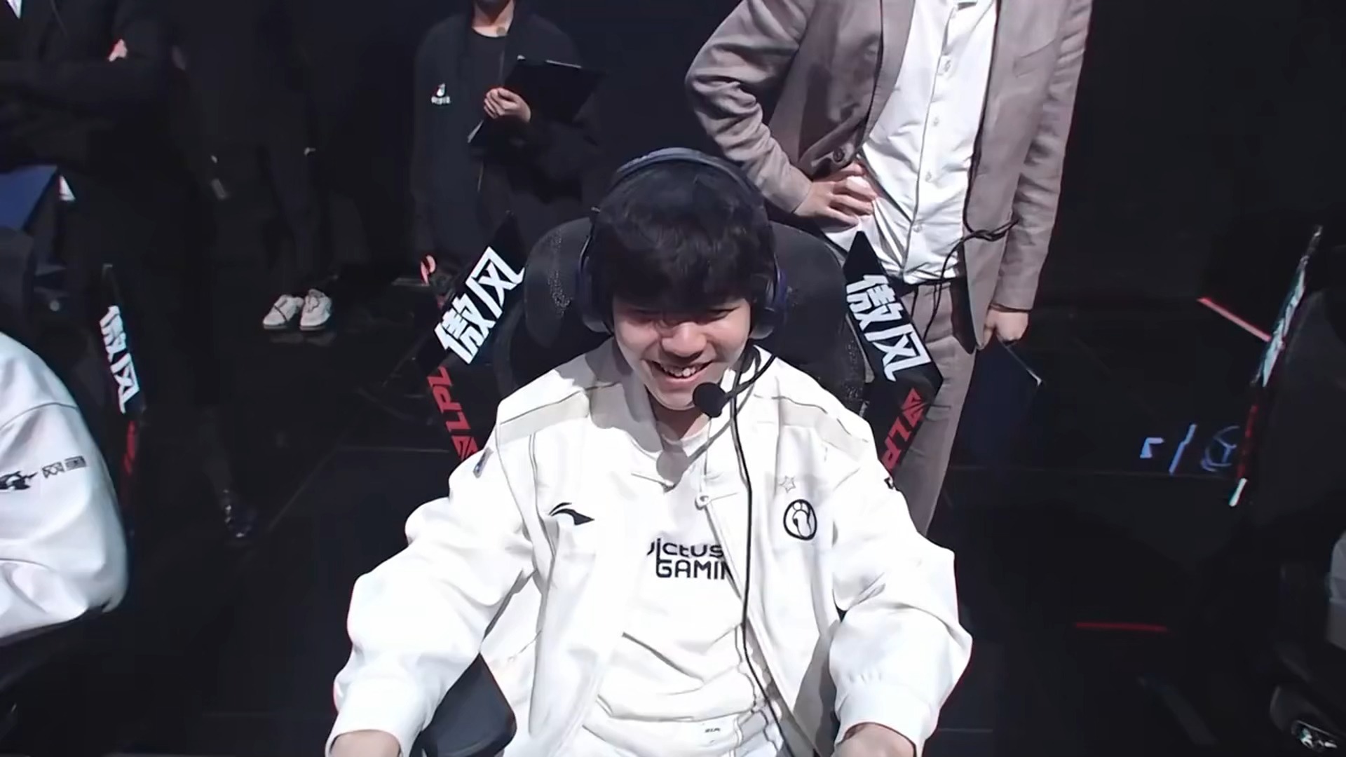 开云官网- rohens跑车价格表 